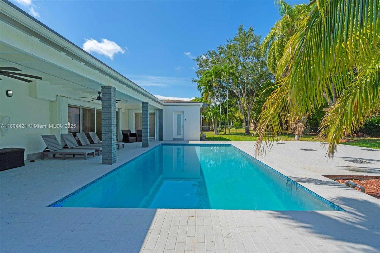Small Image of 15400 SOUTH WEST 84TH AVE, Palmetto Bay Number 23