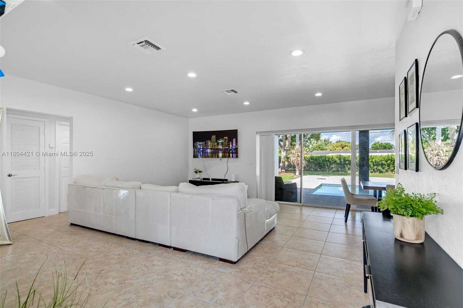 Small Image of 15400 SOUTH WEST 84TH AVE, Palmetto Bay Number 3