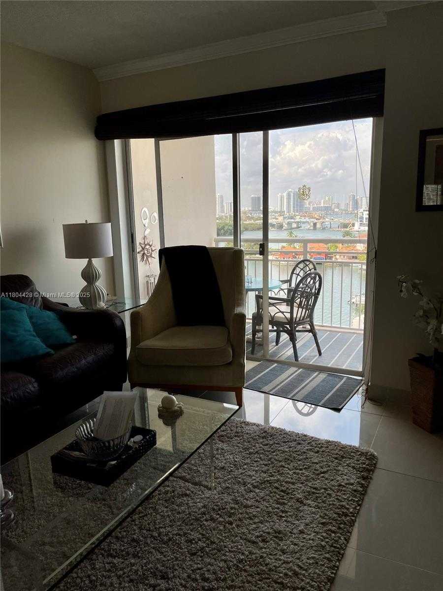Small Image of 400 KINGS POINT DR #1112, Sunny Isles Beach Number 19