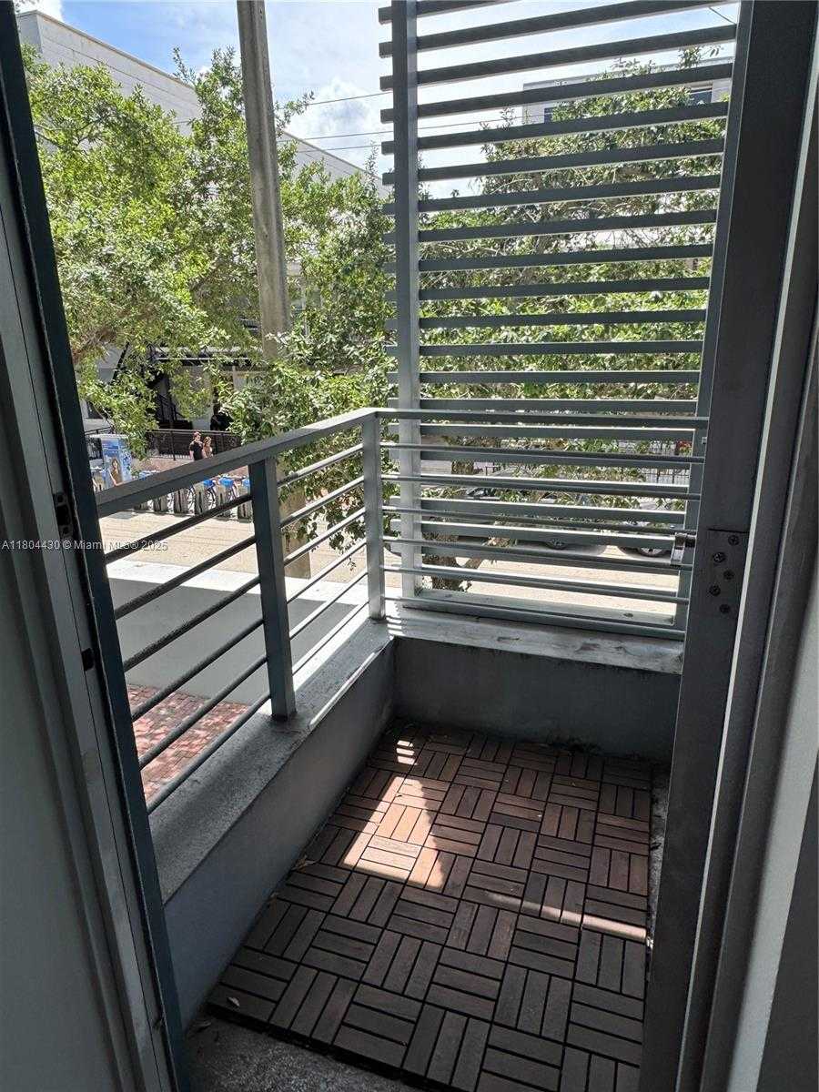 Small Image of 3339 VIRGINIA ST #105, Miami Number 15