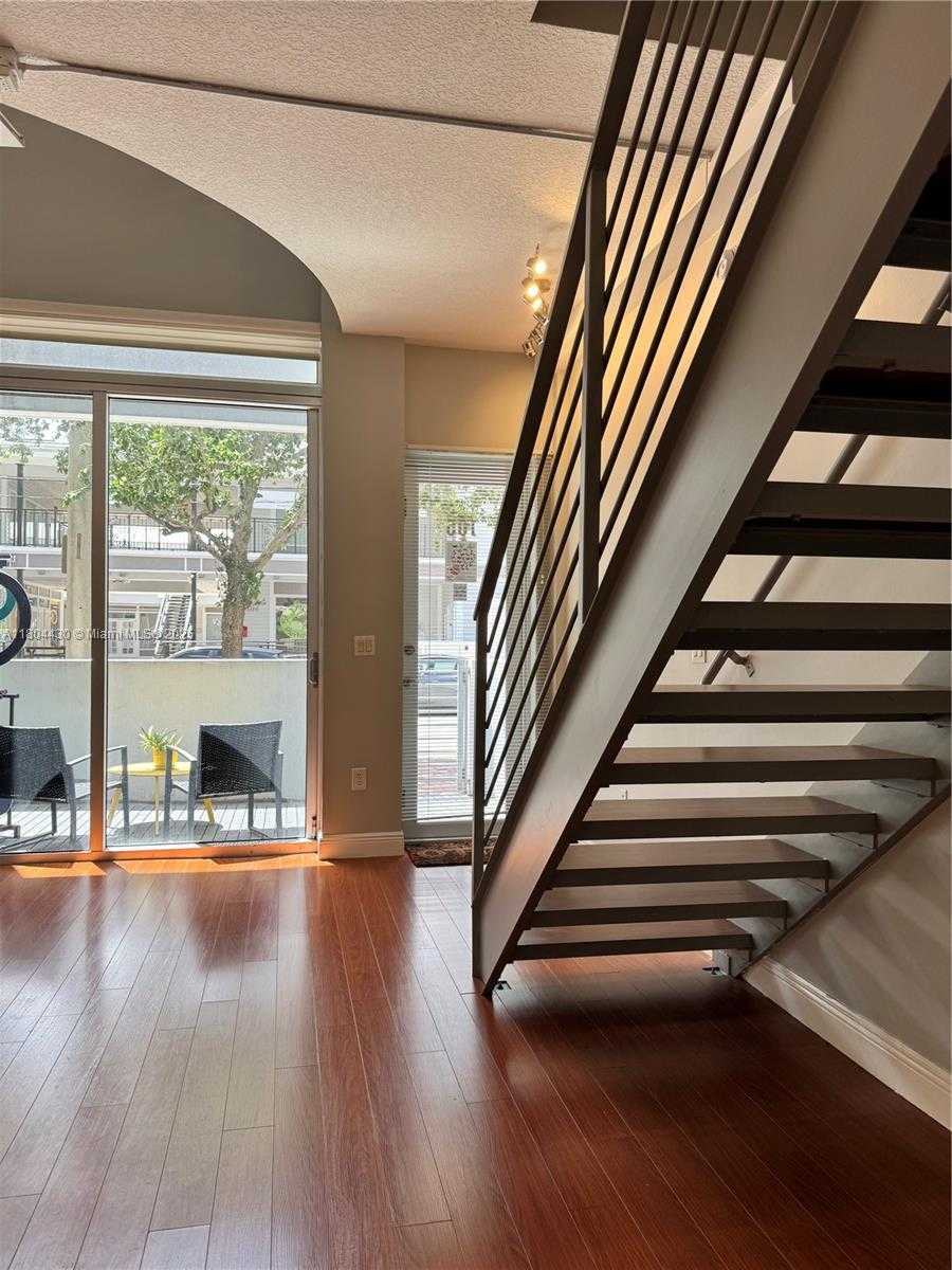 Small Image of 3339 VIRGINIA ST #105, Miami Number 4