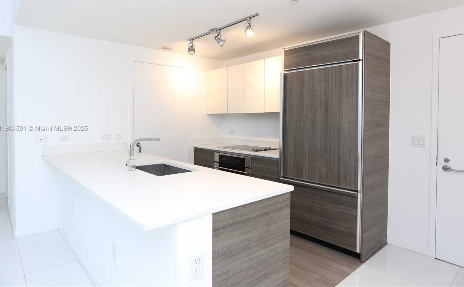 Small Image of 1100 SOUTH MIAMI AVE #2908, Miami Number 3