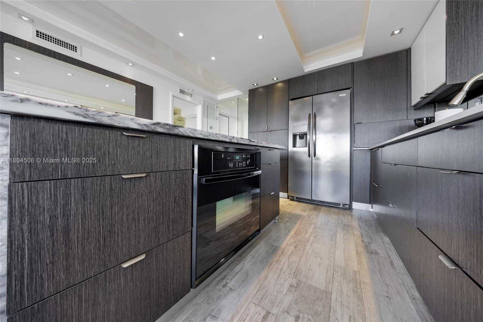 Small Image of 401 OCEAN DR #801, Miami Beach Number 10