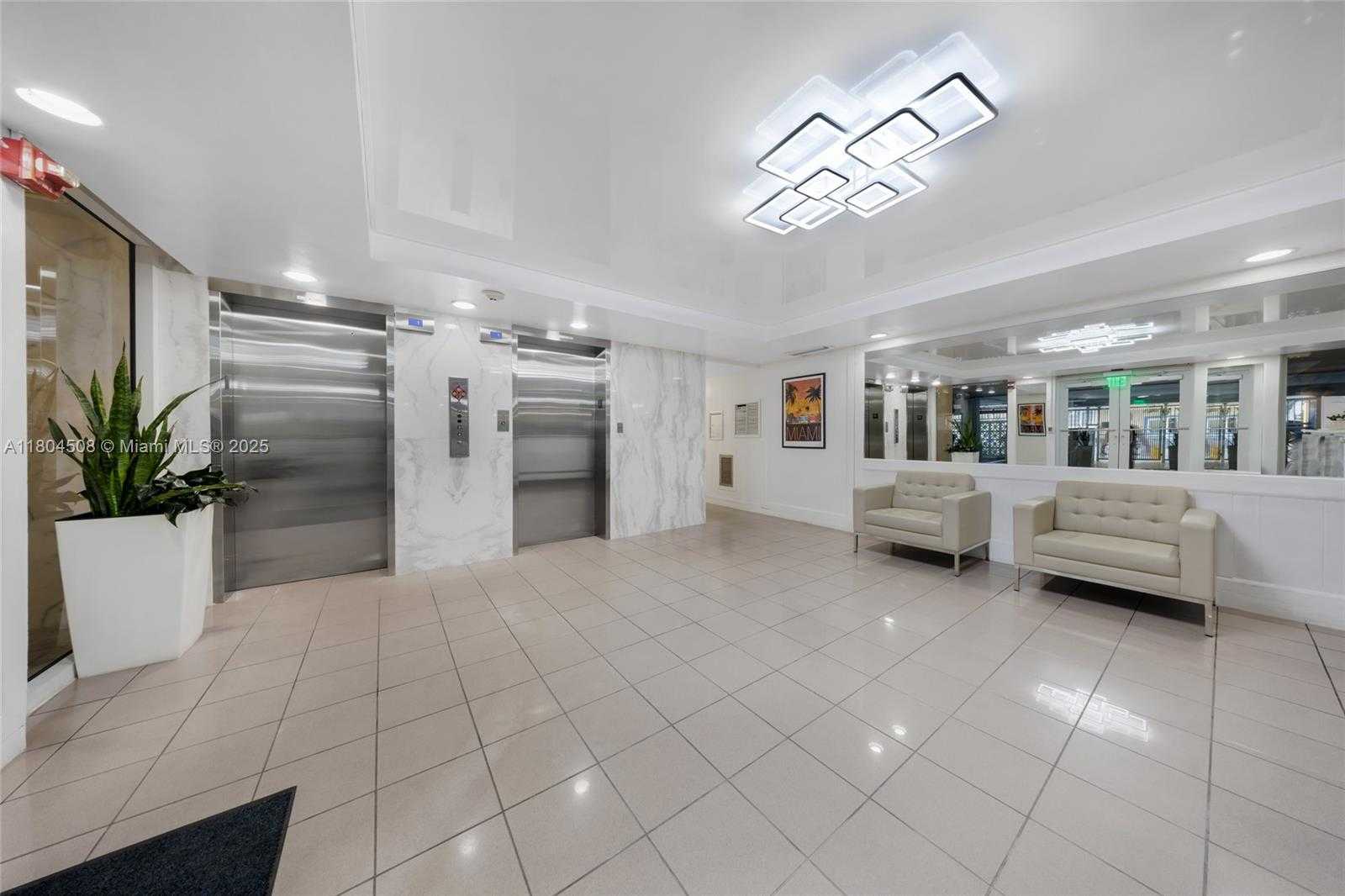 Small Image of 401 OCEAN DR #801, Miami Beach Number 31