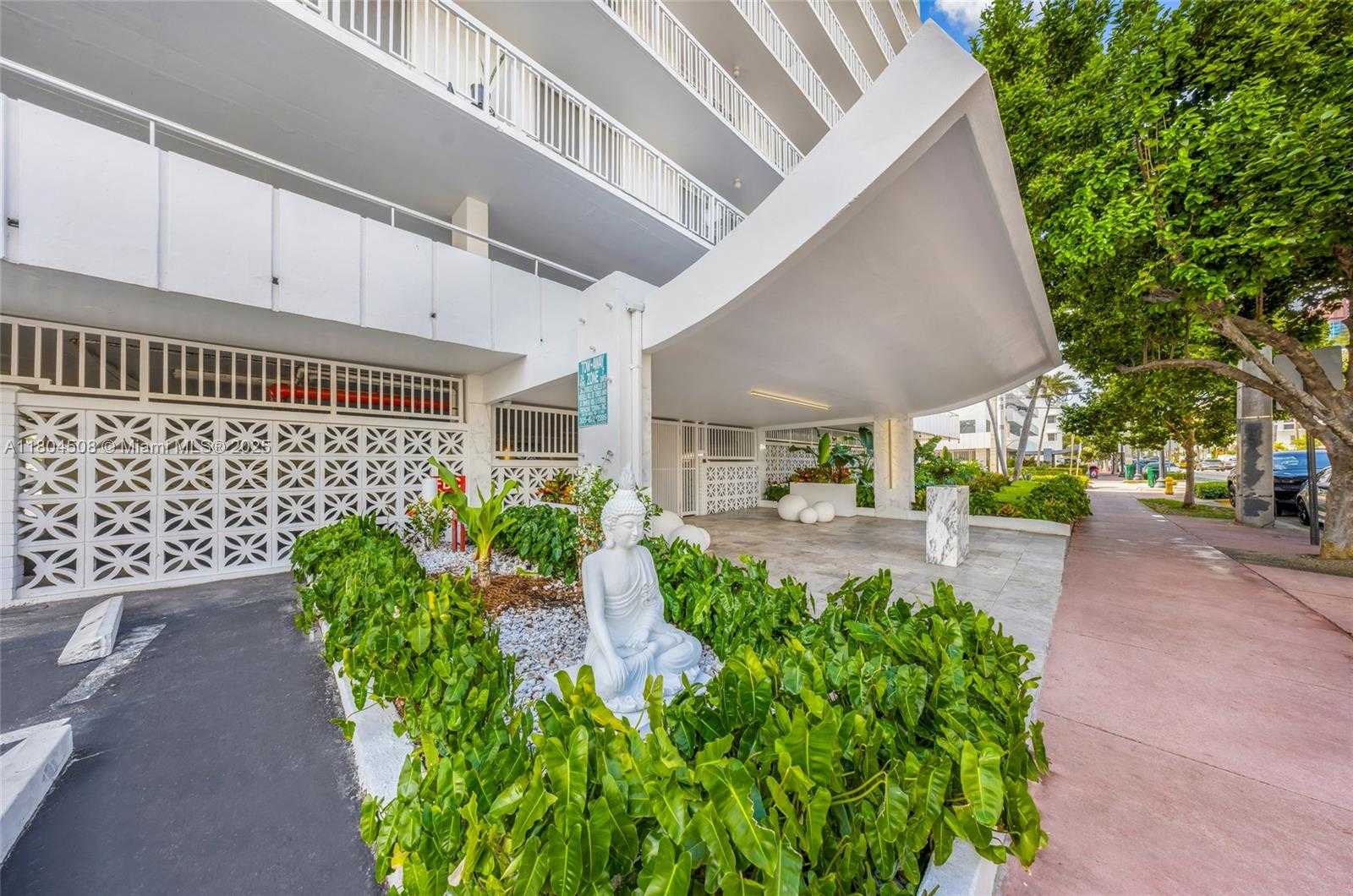 Small Image of 401 OCEAN DR #801, Miami Beach Number 34