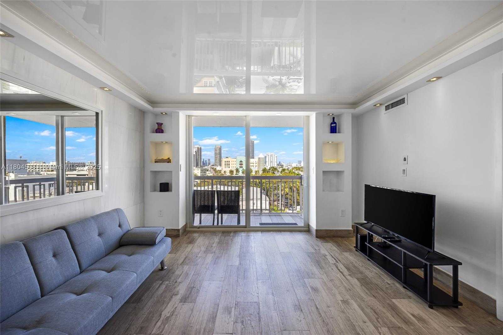 Small Image of 401 OCEAN DR #801, Miami Beach Number 5