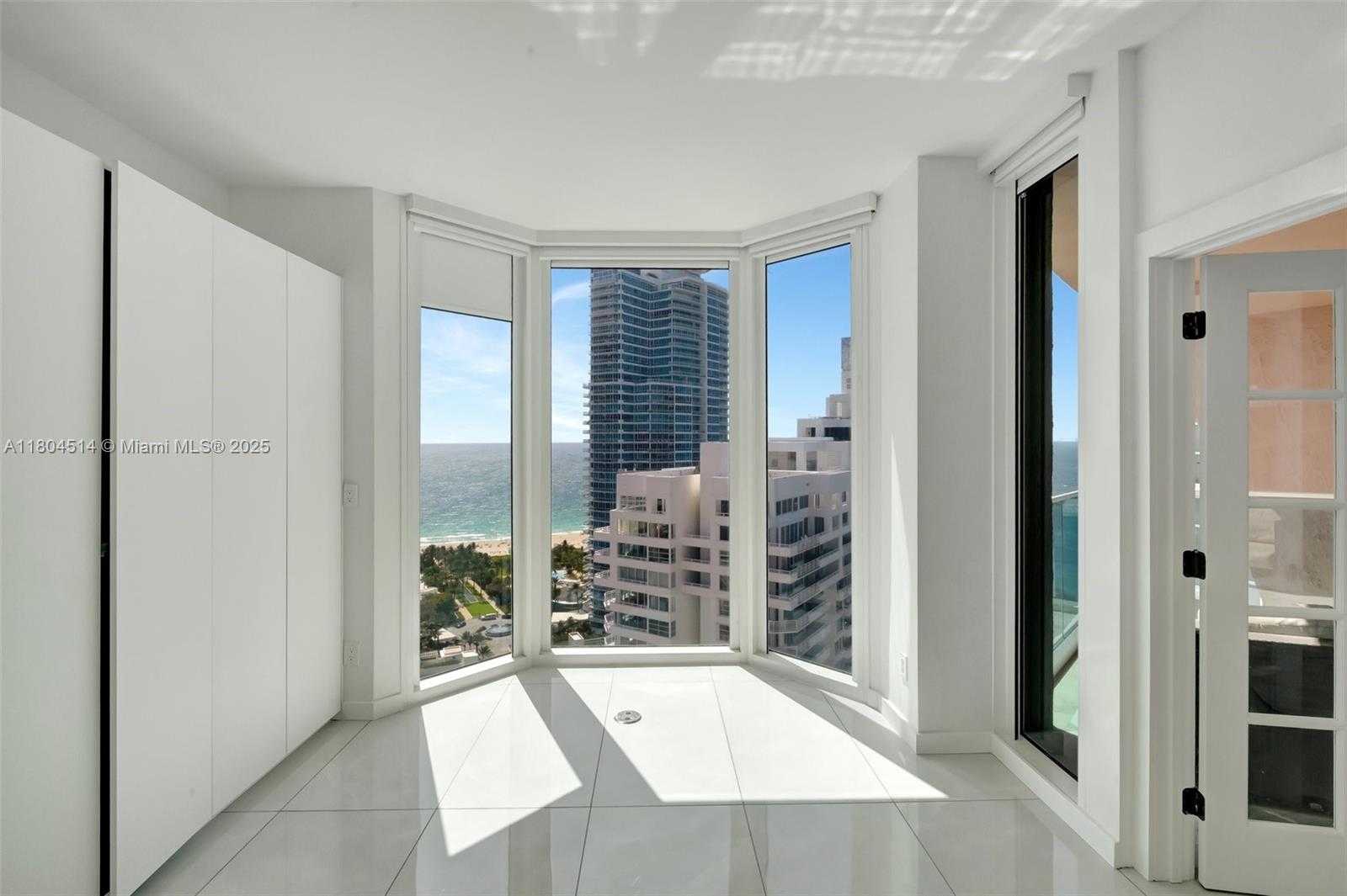 Small Image of 300 SOUTH POINTE DR #2606, Miami Beach Number 26