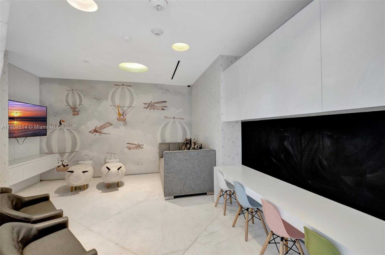 Small Image of 300 SOUTH POINTE DR #2606, Miami Beach Number 46