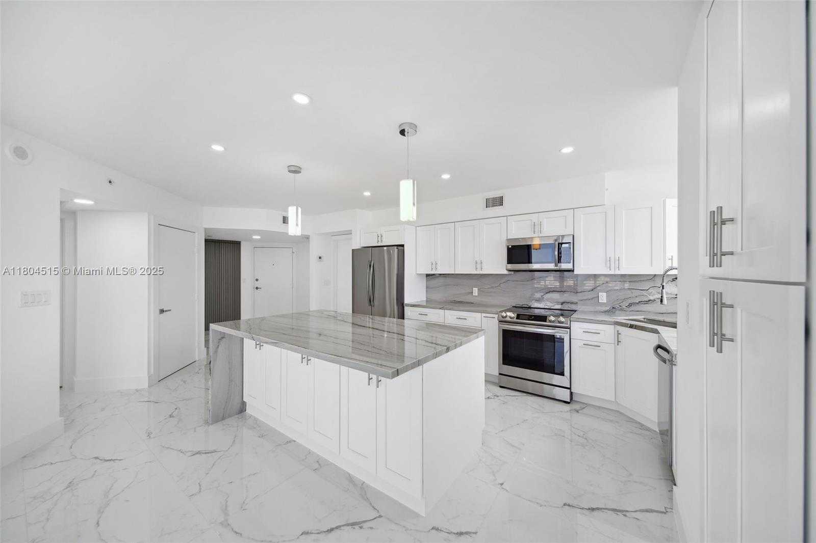 Small Image of 1330 WEST AVE #1713, Miami Beach Number 18