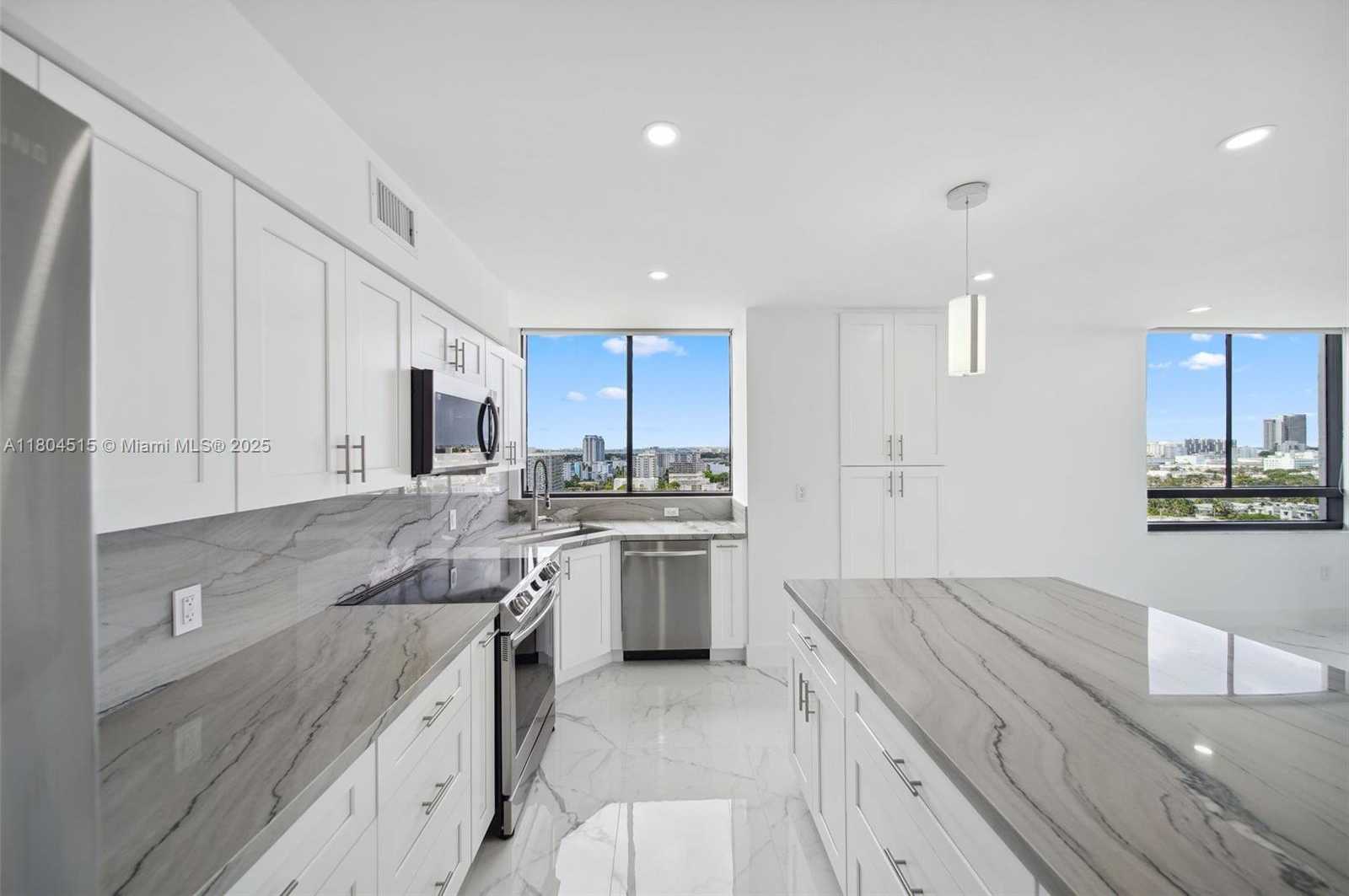 Small Image of 1330 WEST AVE #1713, Miami Beach Number 19