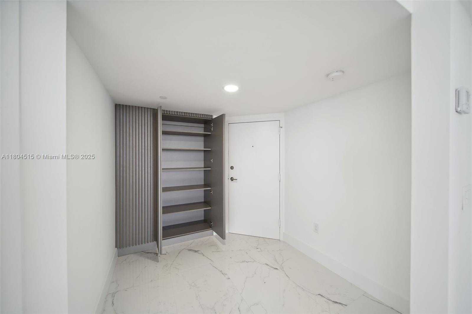 Small Image of 1330 WEST AVE #1713, Miami Beach Number 22