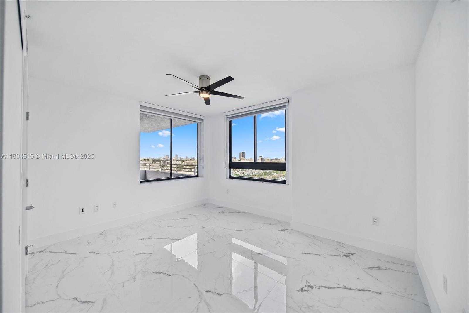 Small Image of 1330 WEST AVE #1713, Miami Beach Number 25