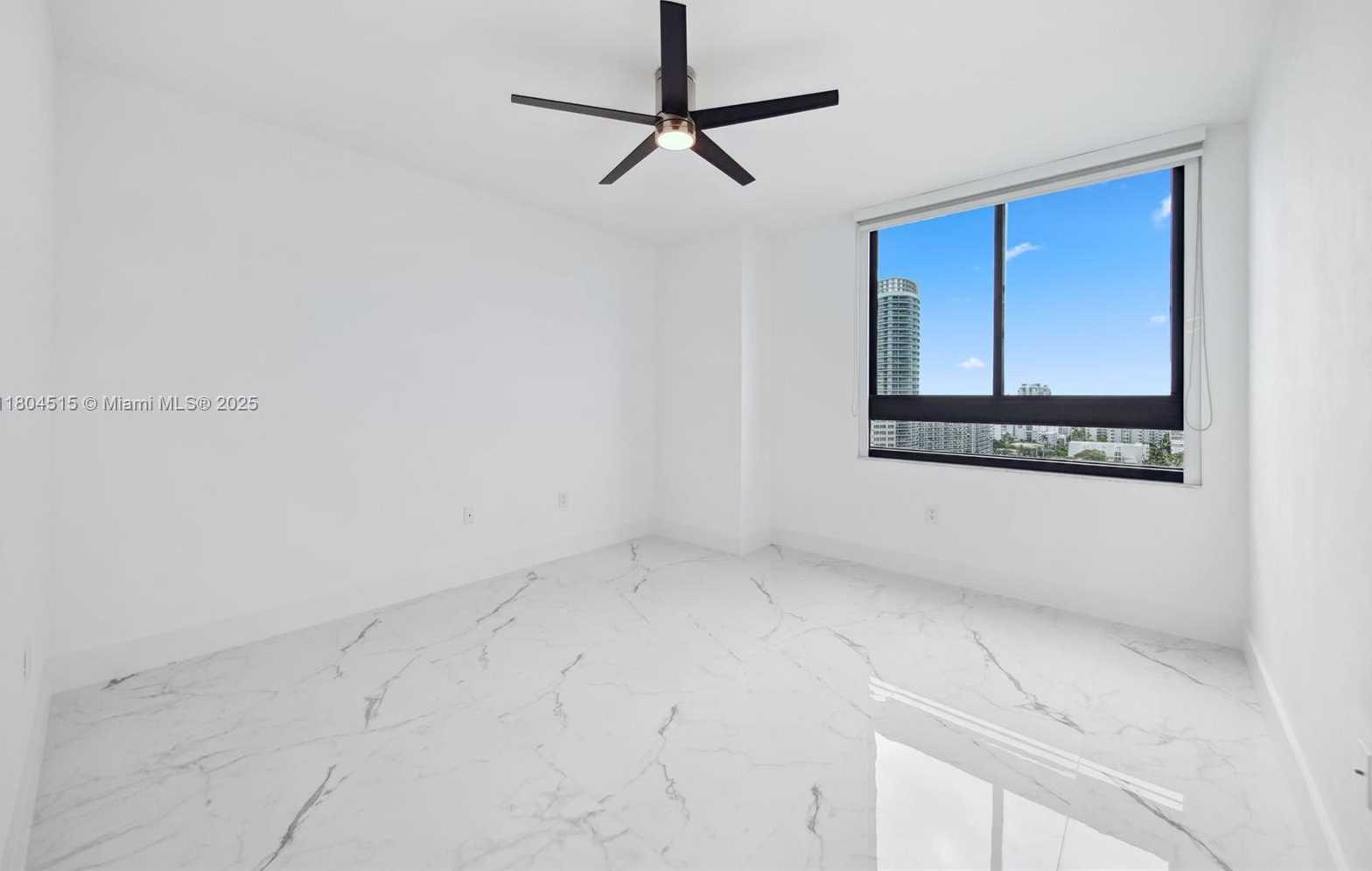 Small Image of 1330 WEST AVE #1713, Miami Beach Number 32