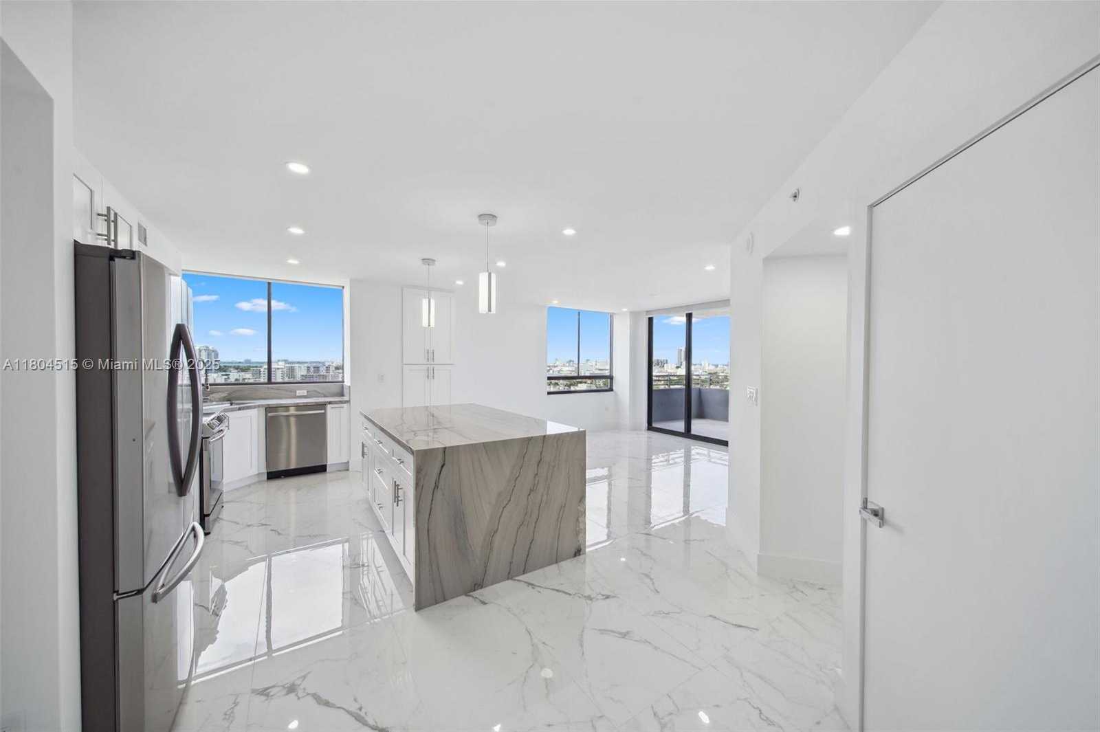 Small Image of 1330 WEST AVE #1713, Miami Beach Number 4
