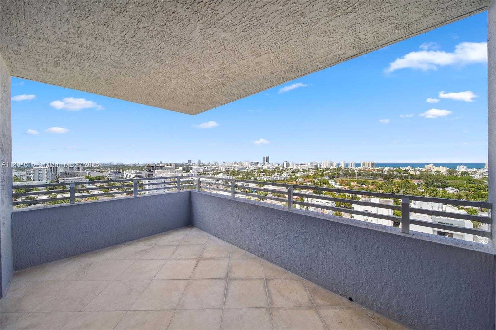 Small Image of 1330 WEST AVE #1713, Miami Beach Number 9