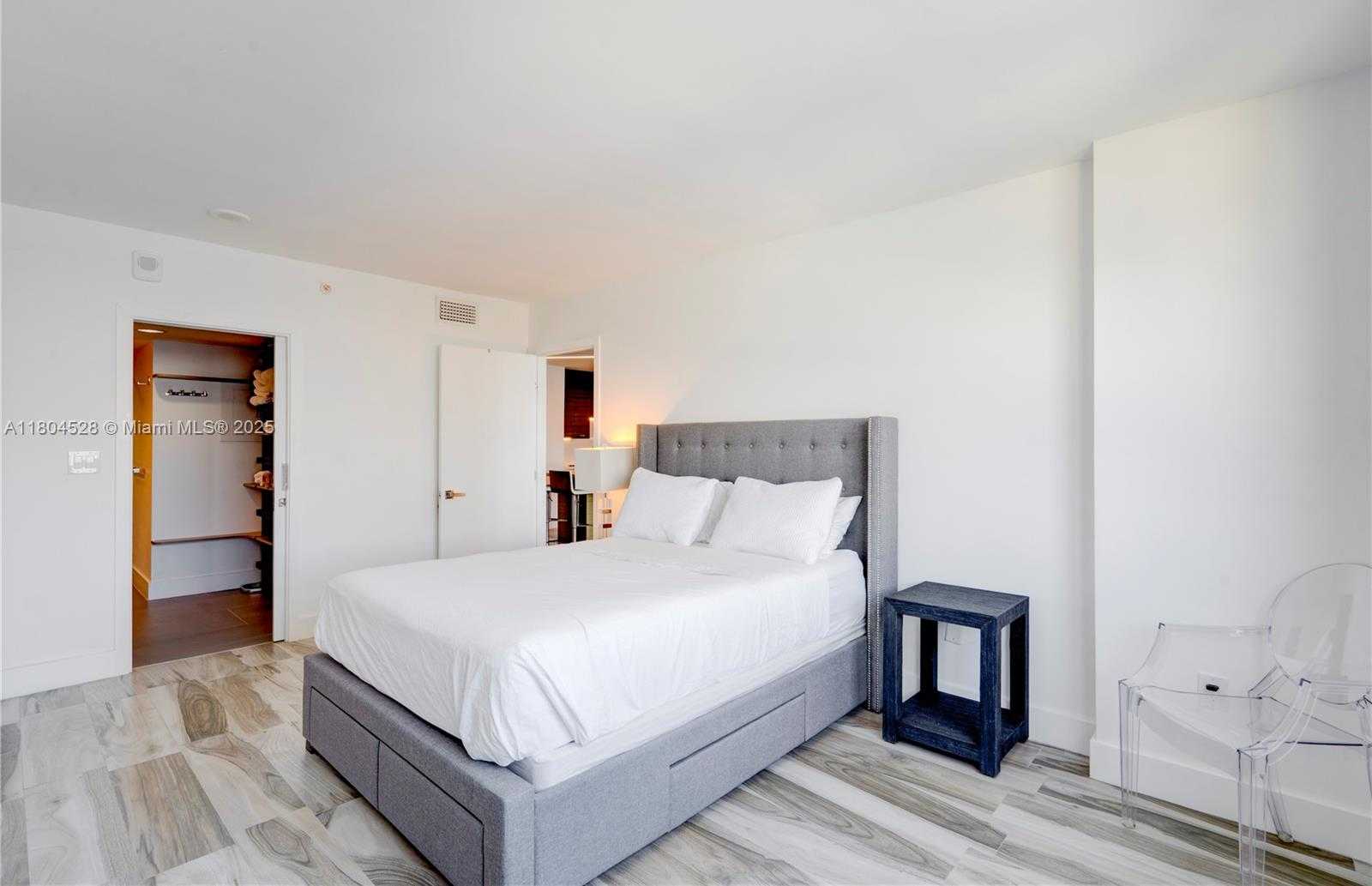 Small Image of 90 ALTON RD #2010, Miami Beach Number 10
