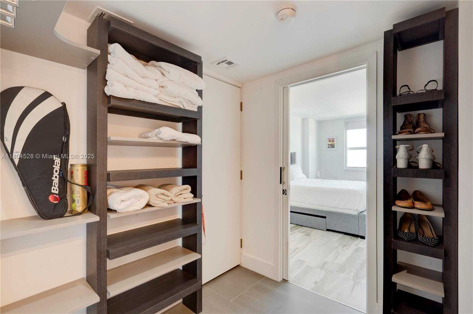 Small Image of 90 ALTON RD #2010, Miami Beach Number 12
