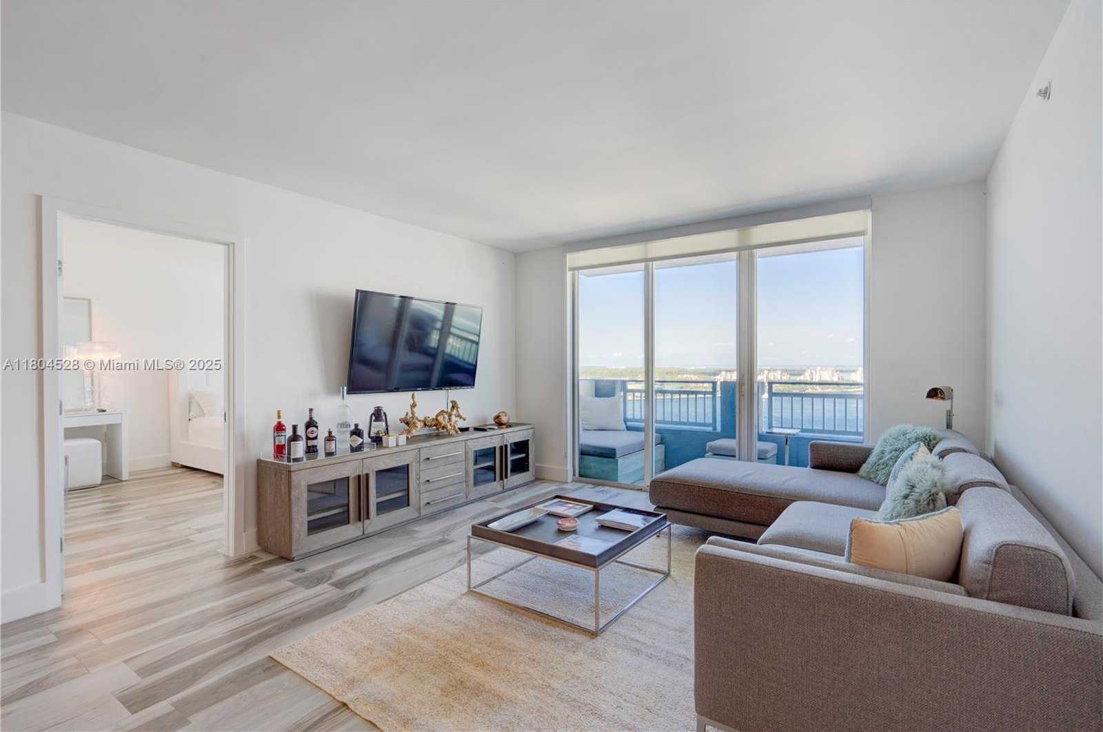 Small Image of 90 ALTON RD #2010, Miami Beach Number 6