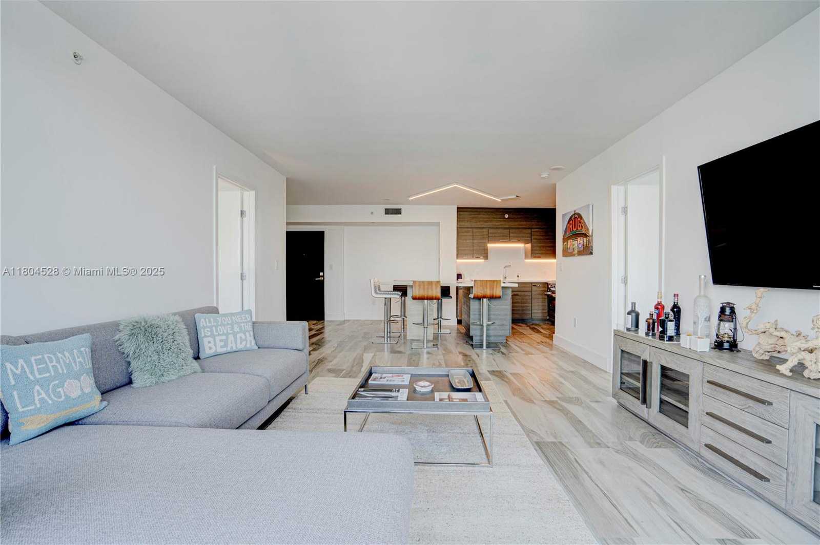 Small Image of 90 ALTON RD #2010, Miami Beach Number 7