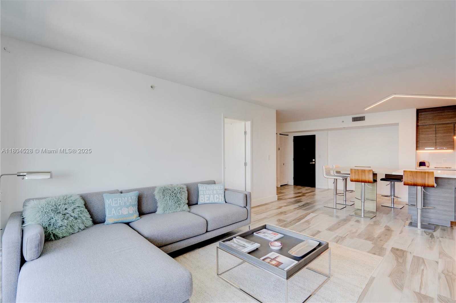 Small Image of 90 ALTON RD #2010, Miami Beach Number 8