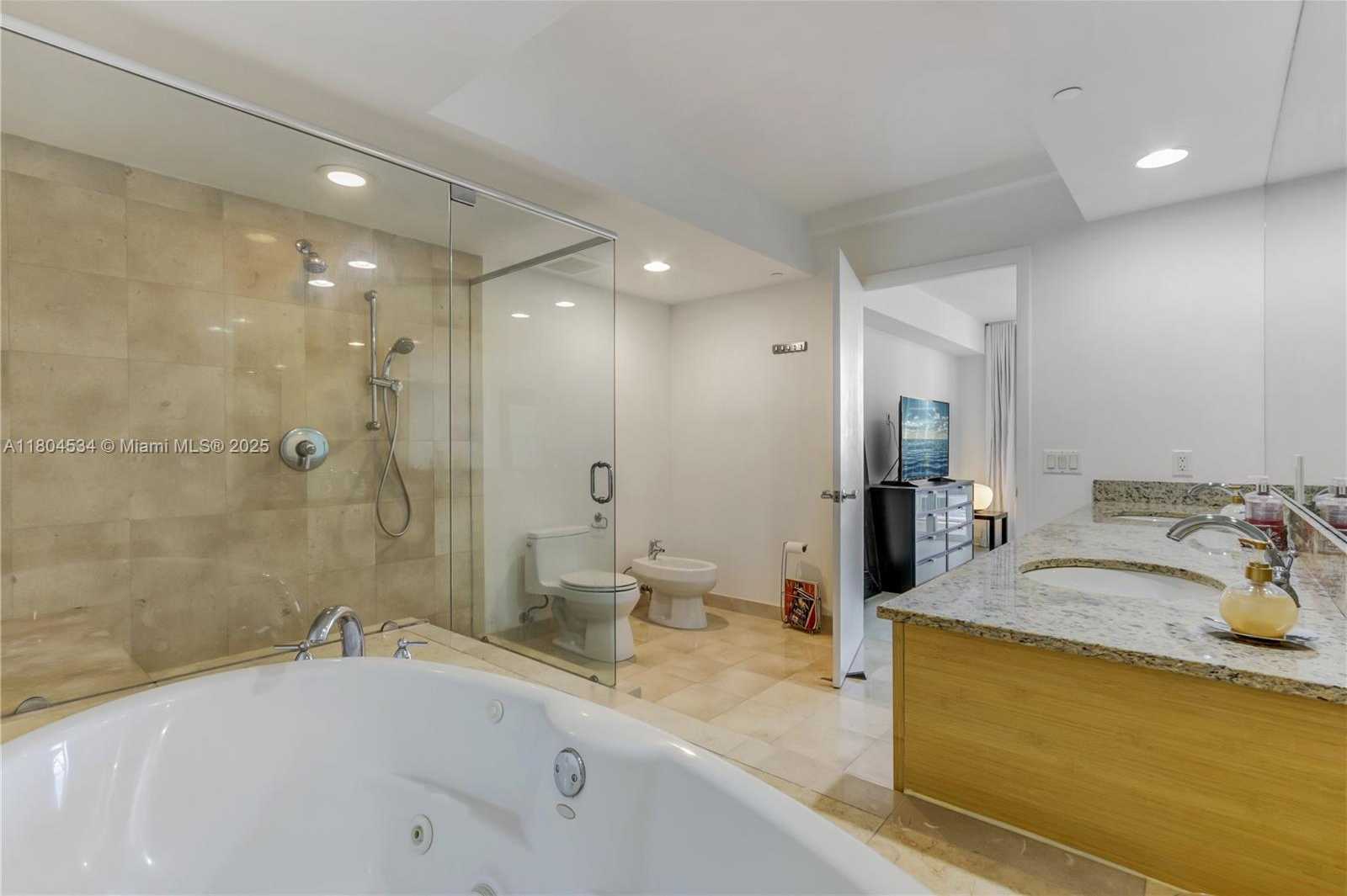 Small Image of 1830 SOUTH OCEAN DR #3804, Hallandale Beach Number 16