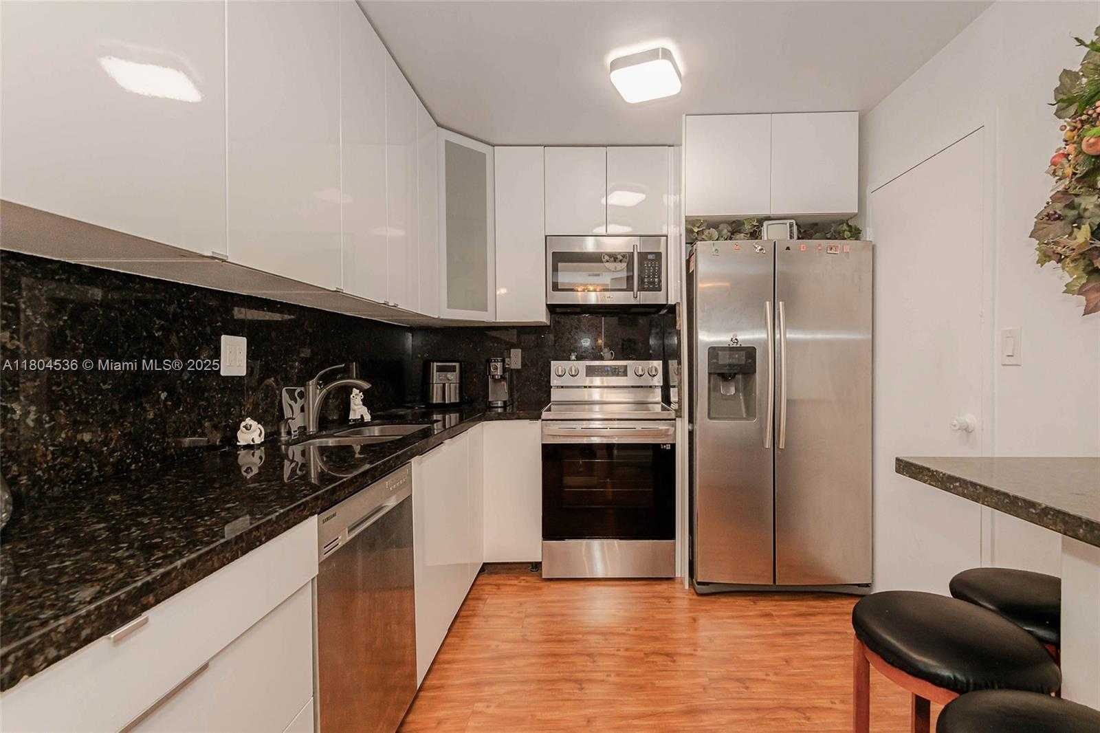 Small Image of 1833 SOUTH OCEAN DR #1808, Hallandale Beach Number 11