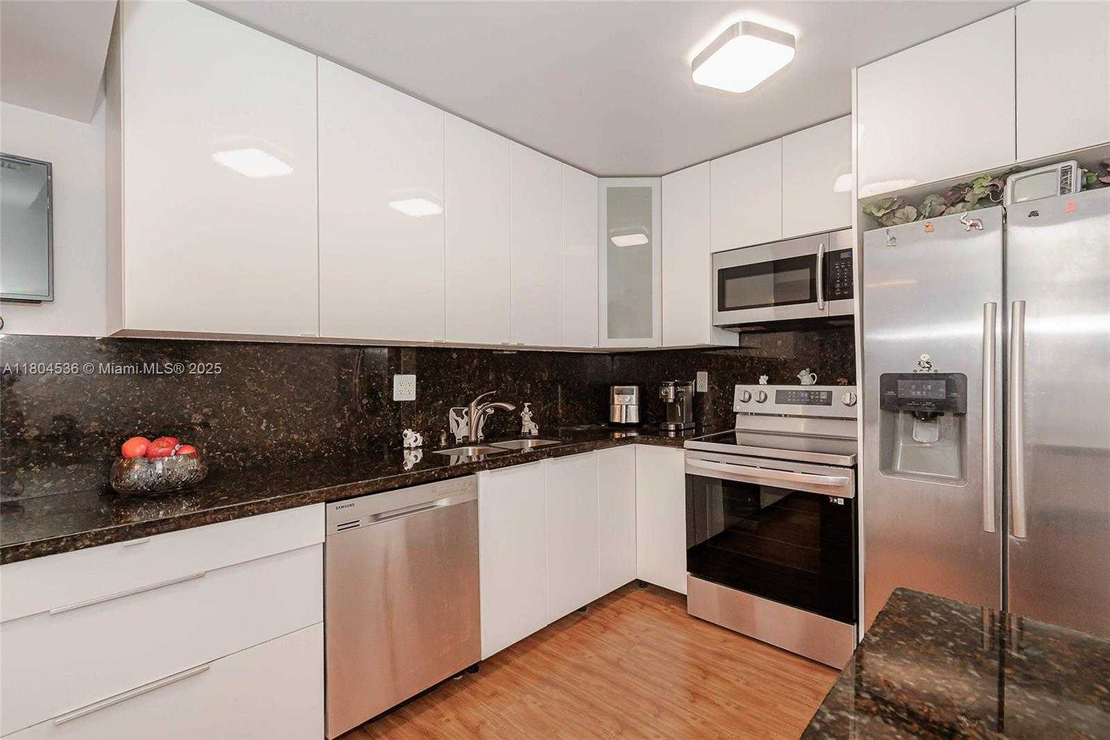Small Image of 1833 SOUTH OCEAN DR #1808, Hallandale Beach Number 12