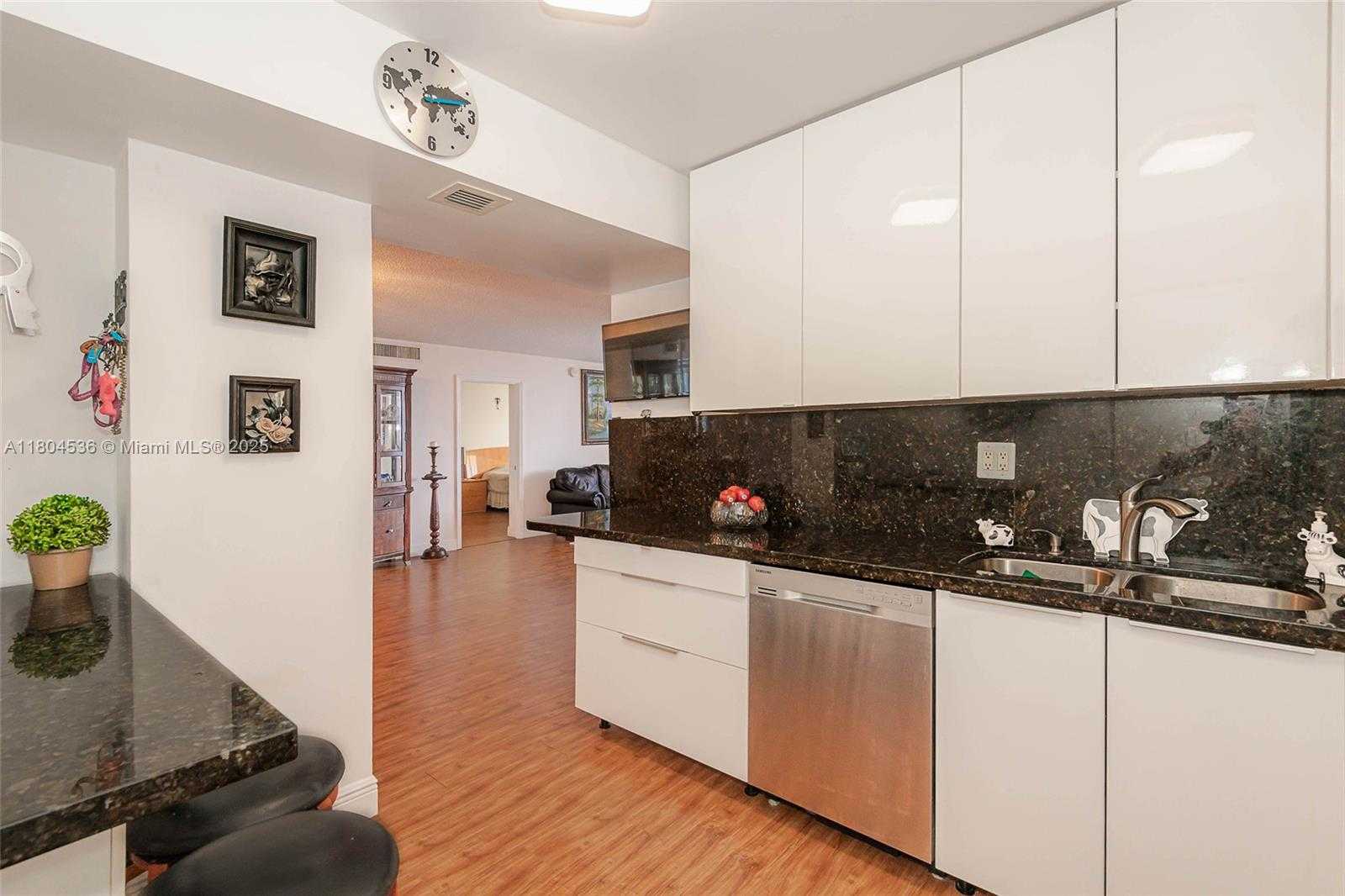 Small Image of 1833 SOUTH OCEAN DR #1808, Hallandale Beach Number 13