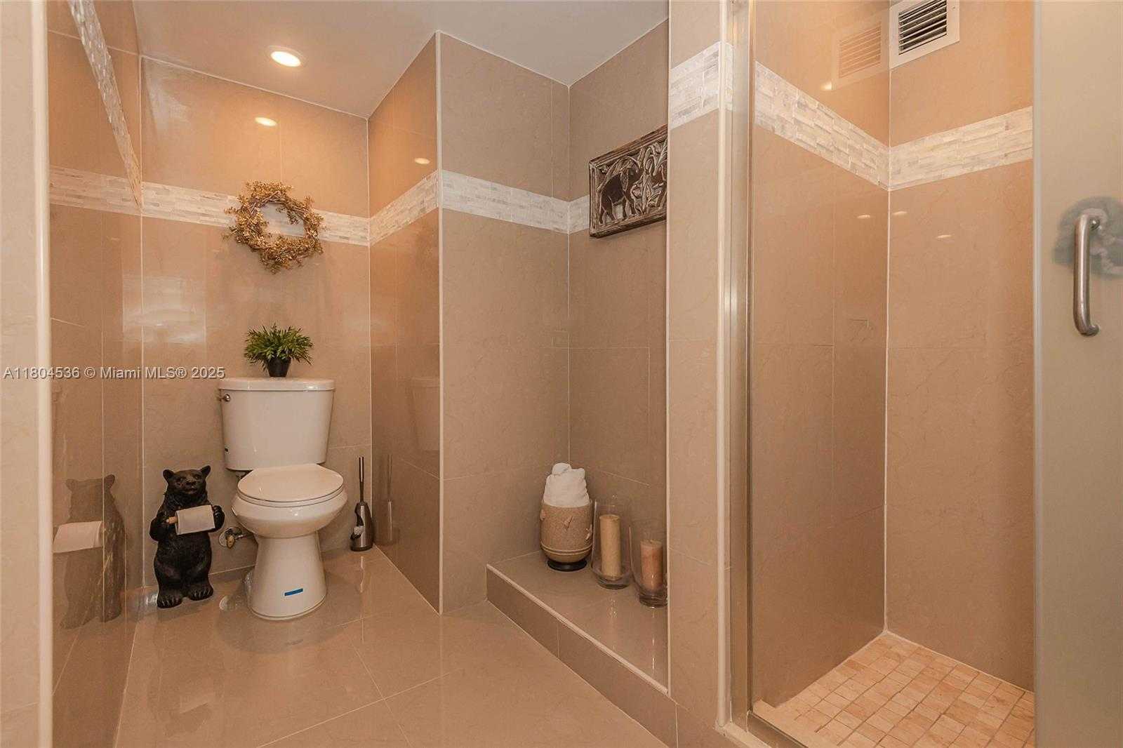 Small Image of 1833 SOUTH OCEAN DR #1808, Hallandale Beach Number 19