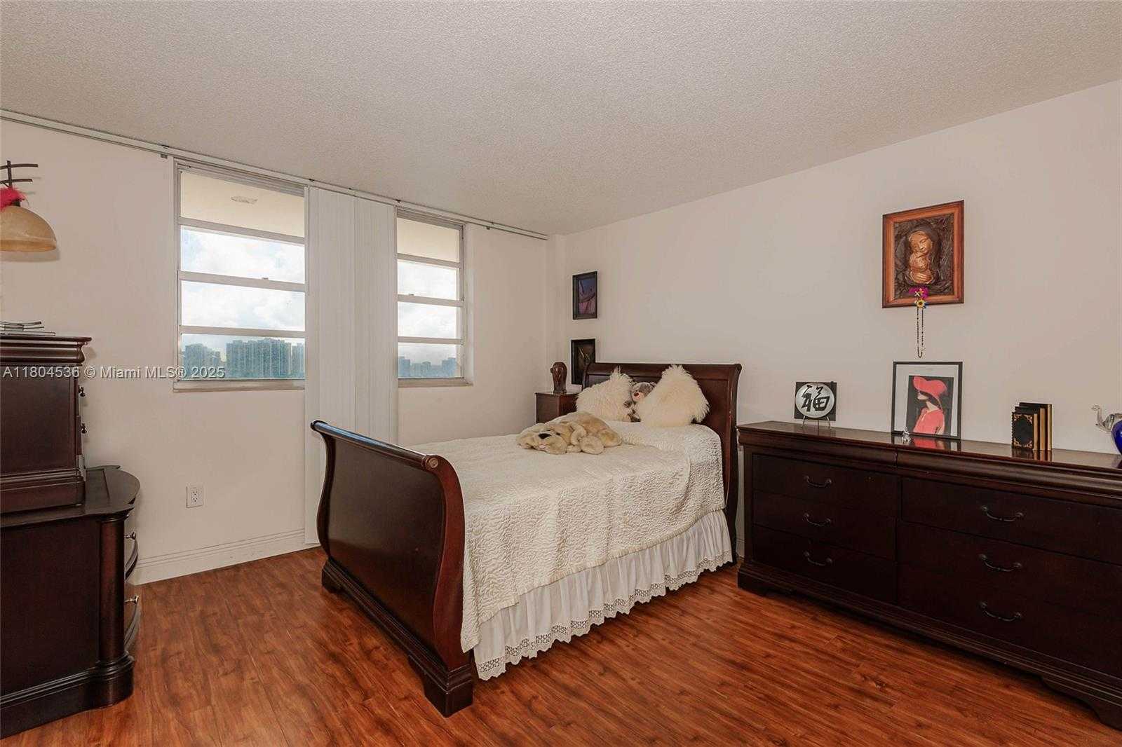 Small Image of 1833 SOUTH OCEAN DR #1808, Hallandale Beach Number 20