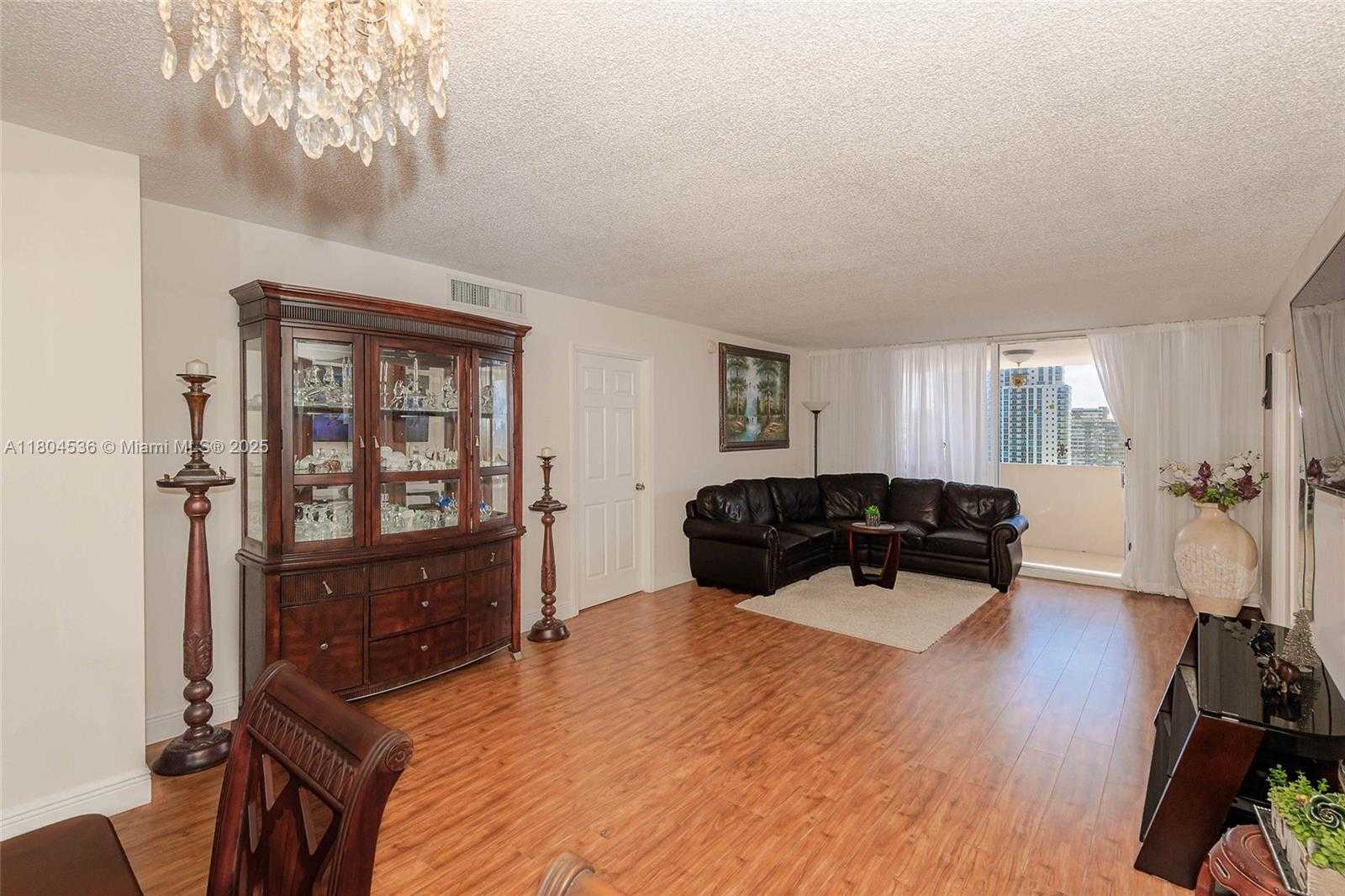 Small Image of 1833 SOUTH OCEAN DR #1808, Hallandale Beach Number 3