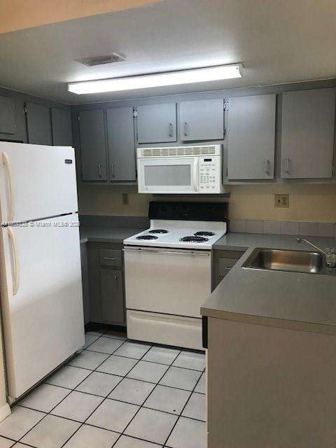 Small Image of 665 #10-105, Miami Number 2