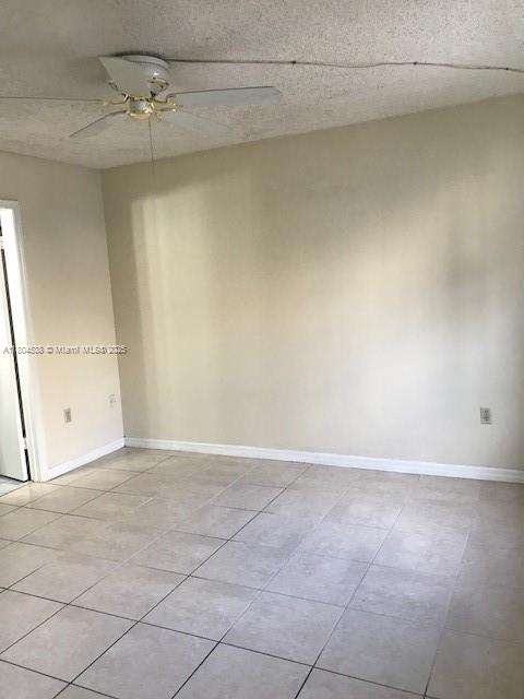 Small Image of 665 #10-105, Miami Number 6