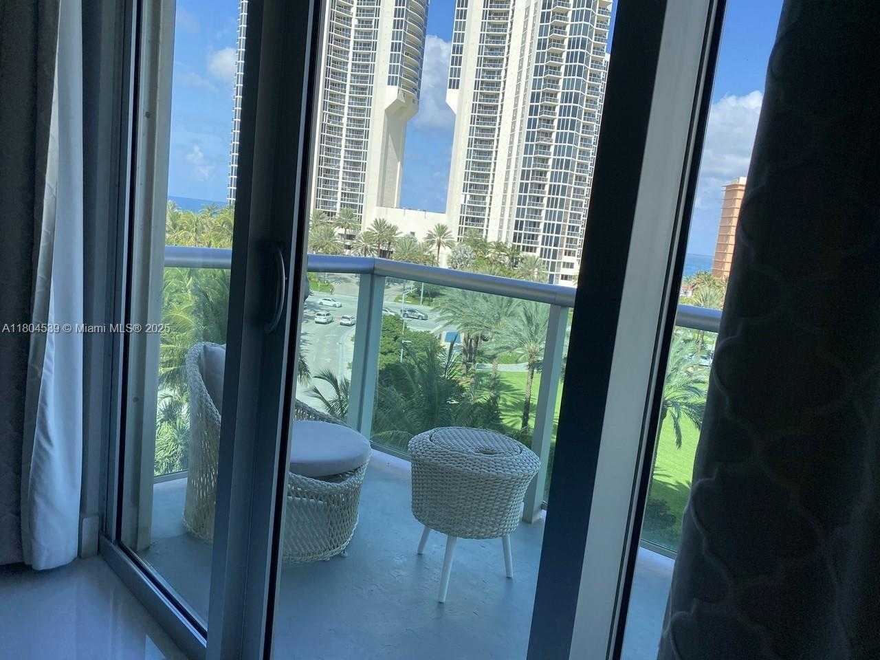 Small Image of 19370 COLLINS AVE #627, Sunny Isles Beach Number 3
