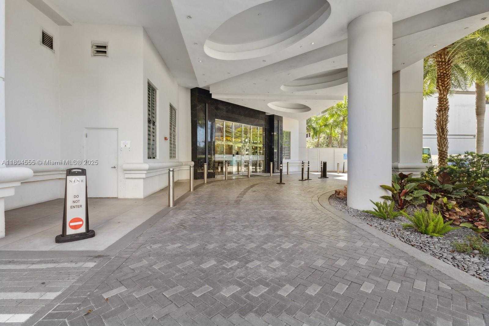 Small Image of 999 SOUTH WEST 1ST AVE #2809, Miami Number 27