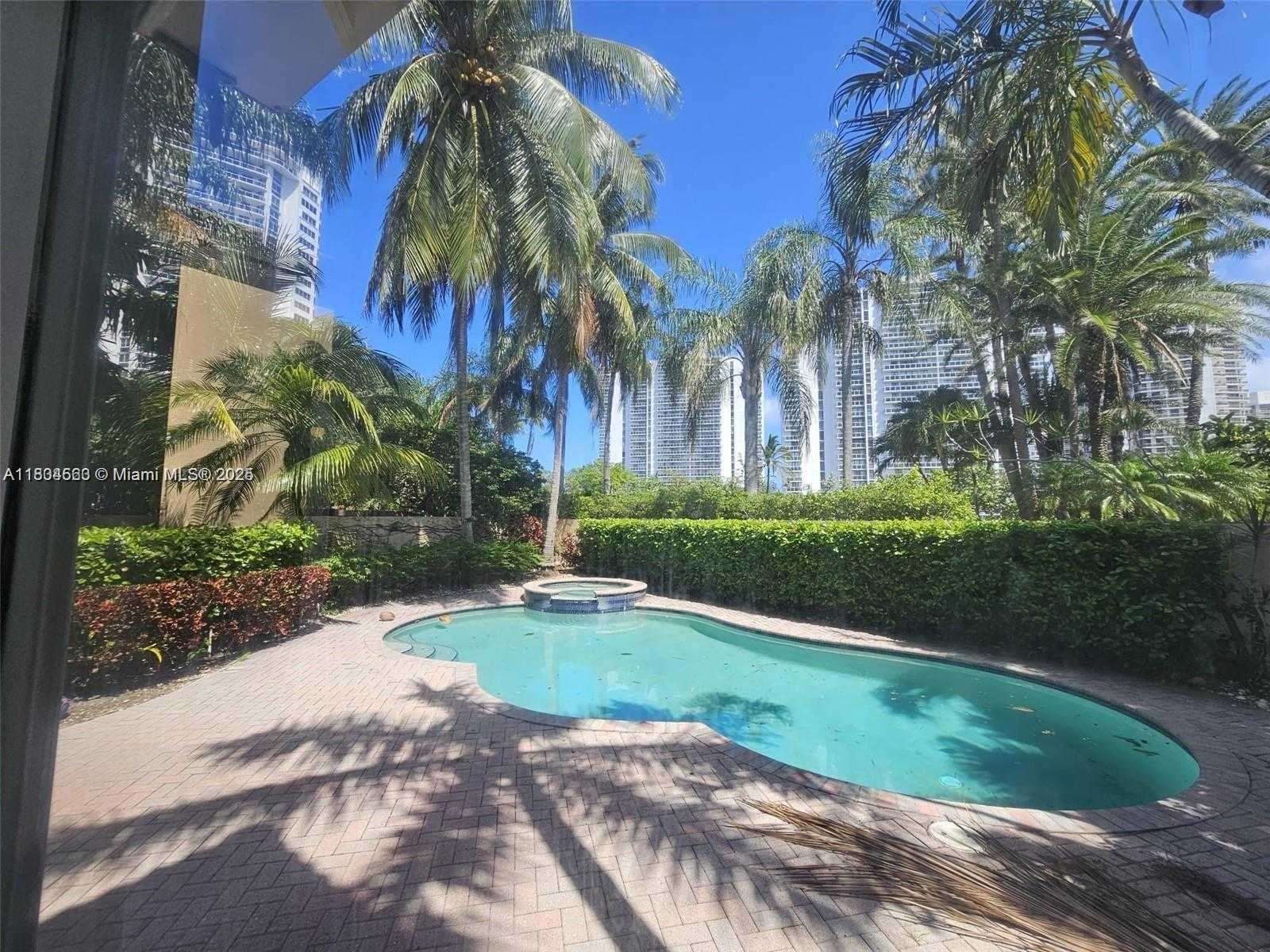 Small Image of 3772 NORTH EAST 207TH TER, Aventura Number 2