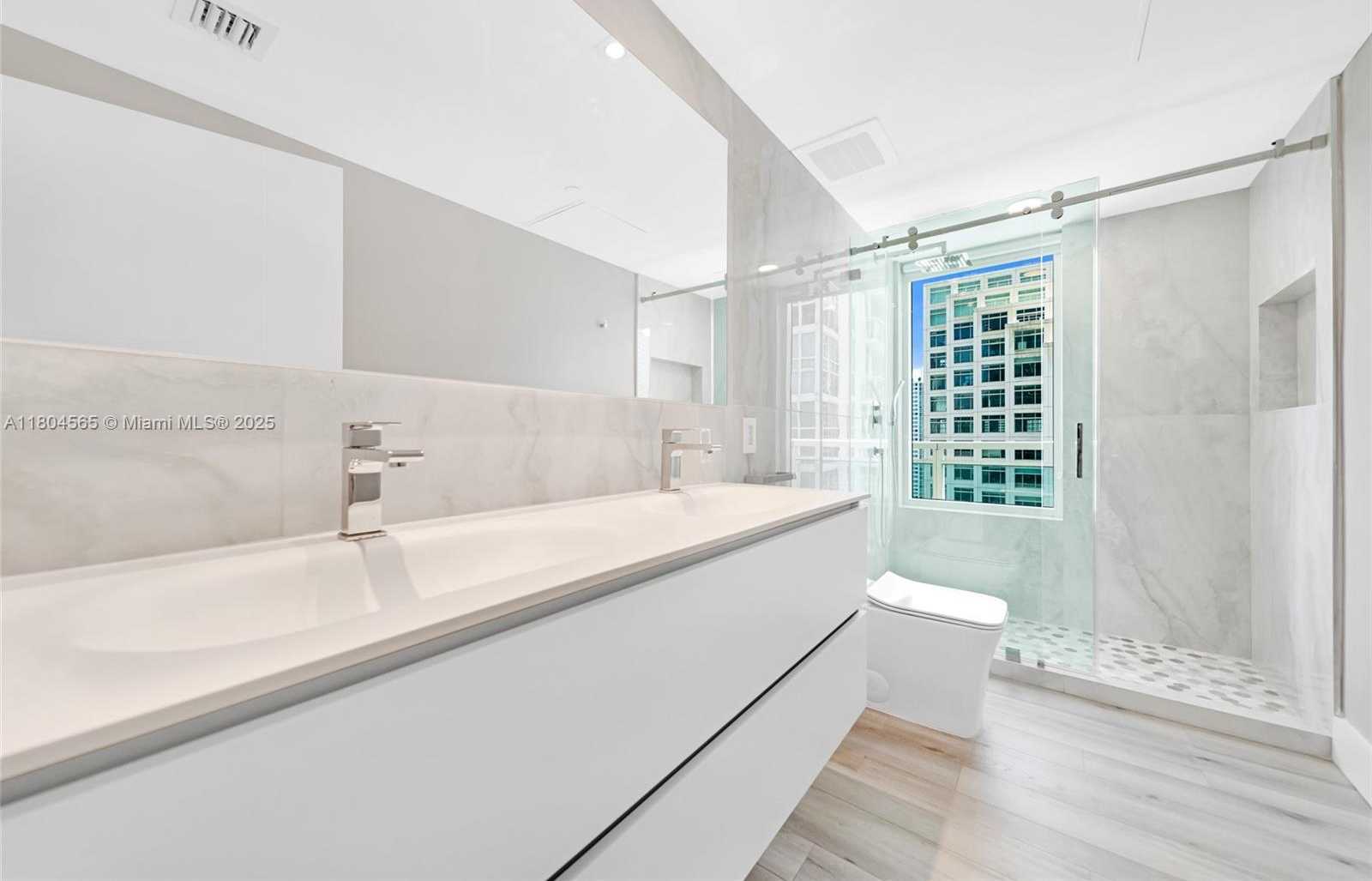Small Image of 951 BRICKELL AVE #2800, Miami Number 15