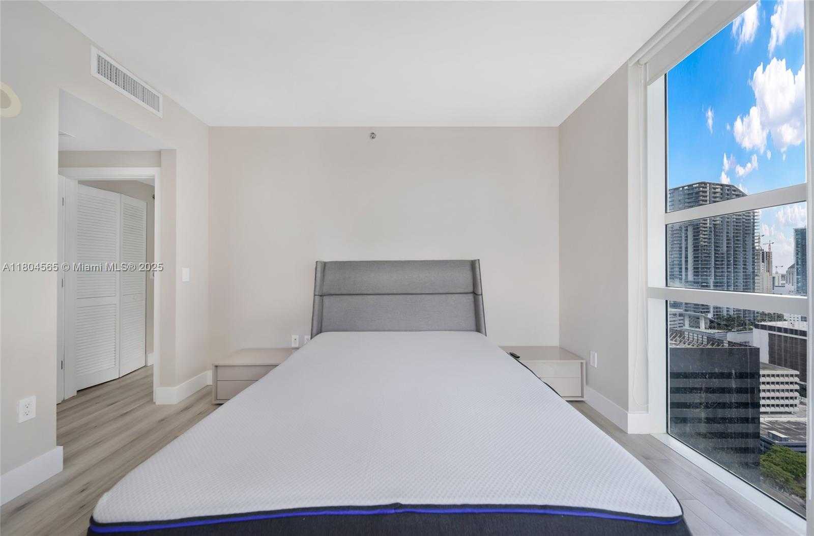 Small Image of 951 BRICKELL AVE #2800, Miami Number 22