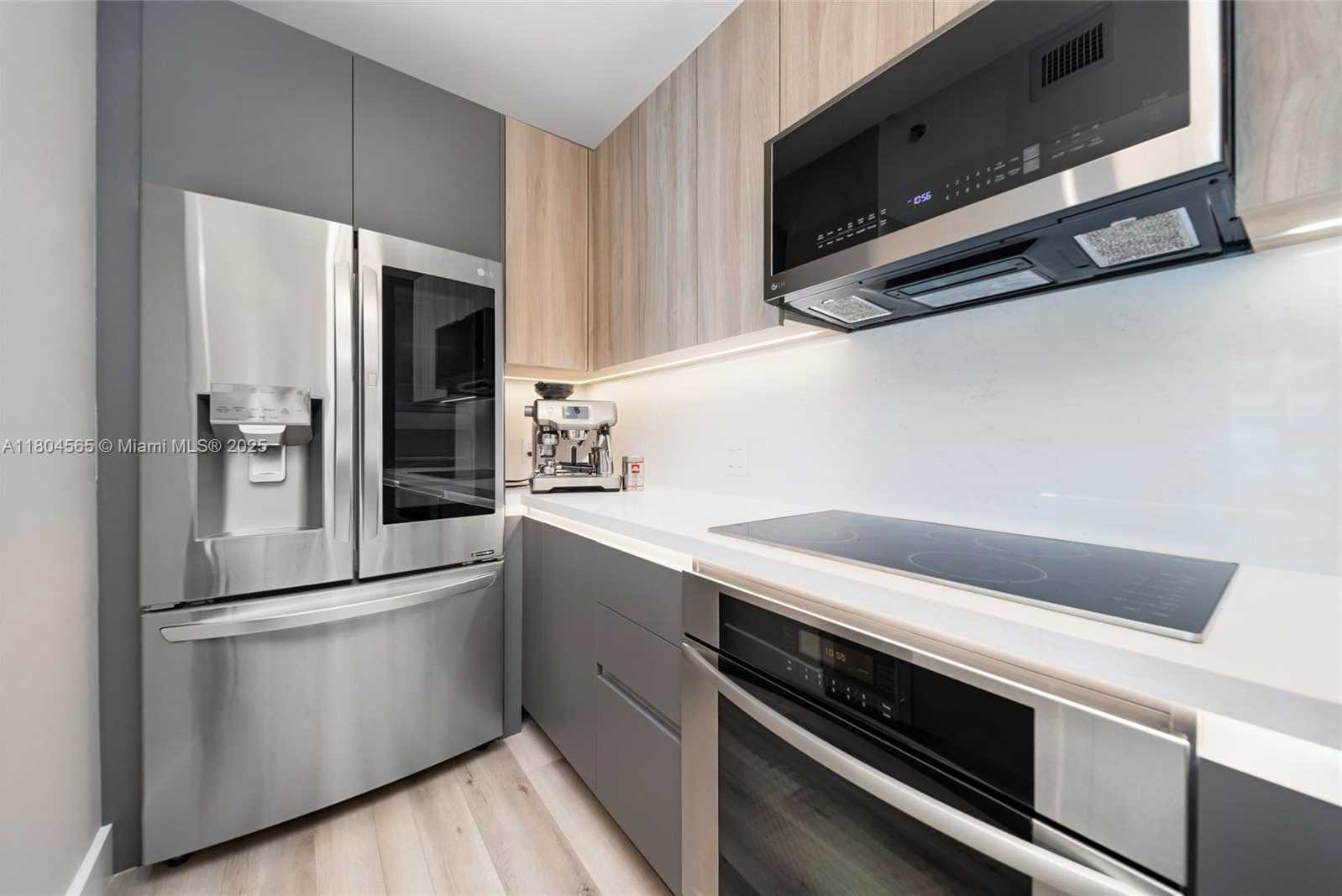 Small Image of 951 BRICKELL AVE #2800, Miami Number 4