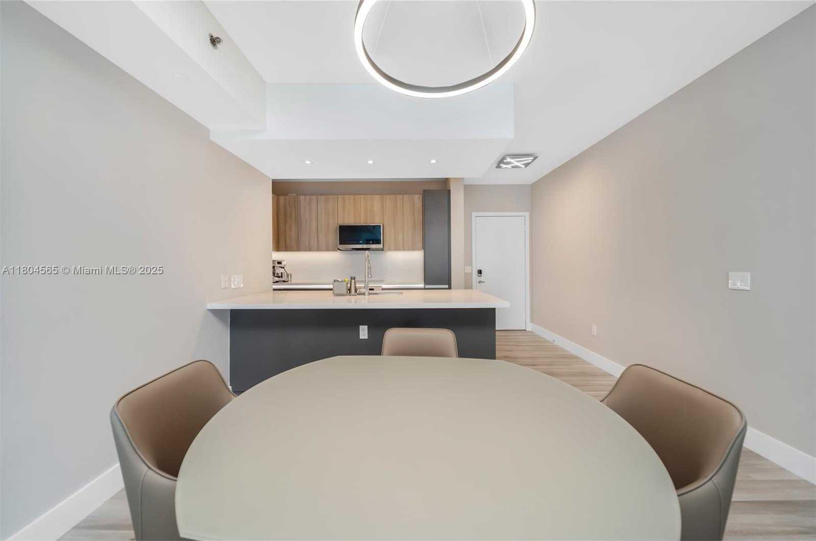 Small Image of 951 BRICKELL AVE #2800, Miami Number 6