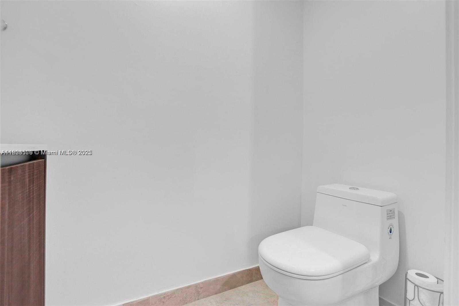 Small Image of 488 NE 18th St, Miami, FL 33132, USA Number 12