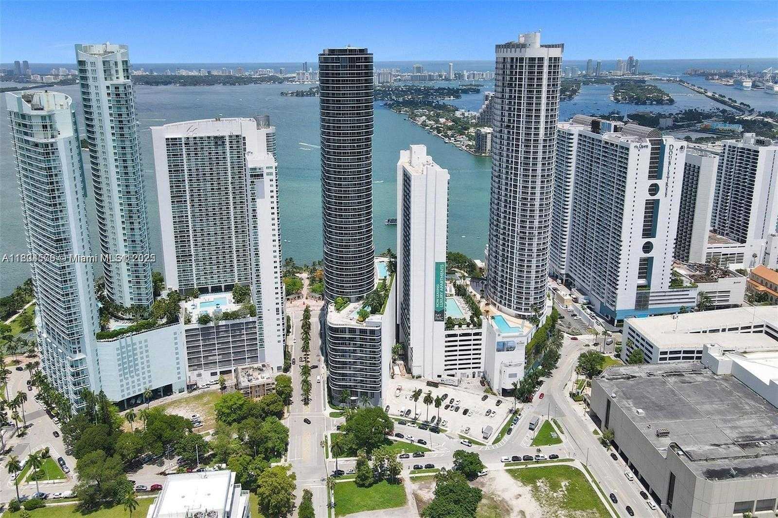 Small Image of 488 NE 18th St, Miami, FL 33132, USA Number 16