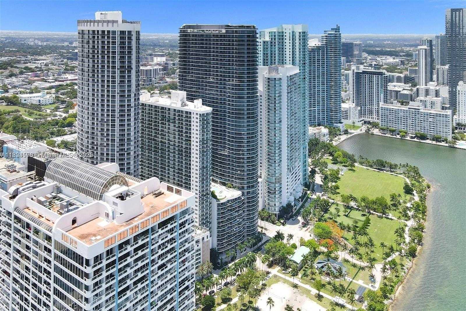 Small Image of 488 NE 18th St, Miami, FL 33132, USA Number 17