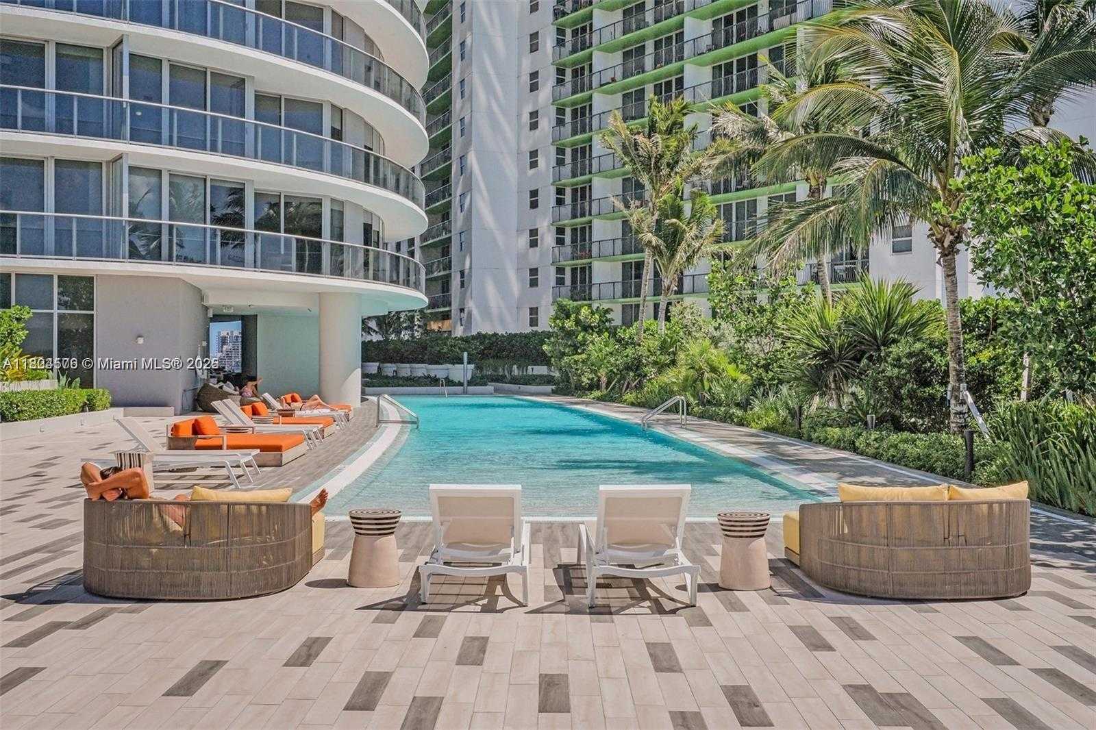 Small Image of 488 NE 18th St, Miami, FL 33132, USA Number 35