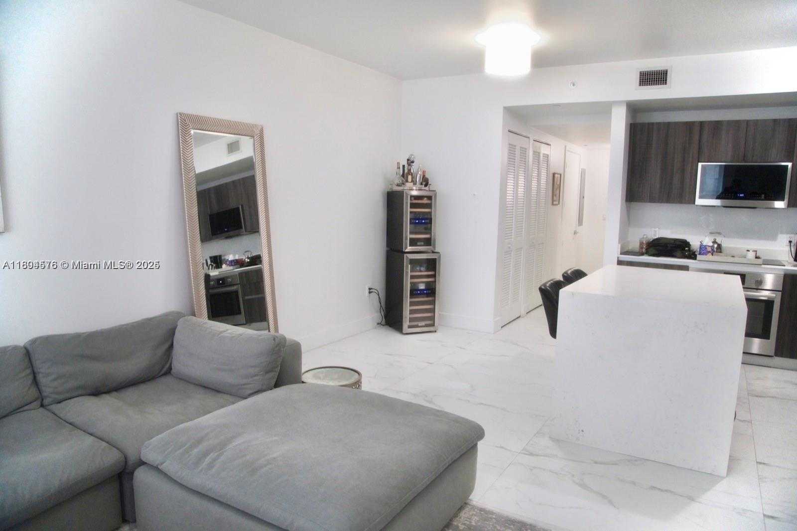 Small Image of 488 NE 18th St, Miami, FL 33132, USA Number 42