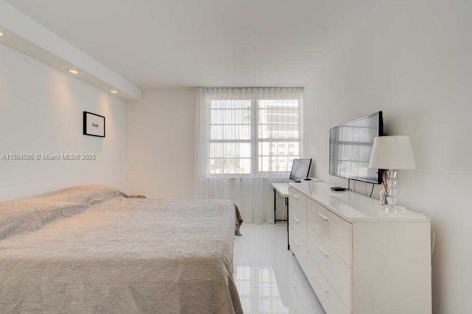 Small Image of 100 LINCOLN RD #614, Miami Beach Number 13