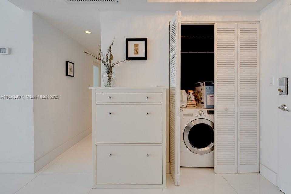 Small Image of 100 LINCOLN RD #614, Miami Beach Number 15