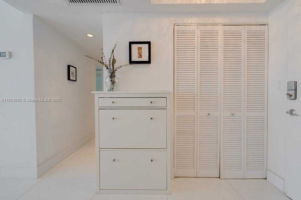 Small Image of 100 LINCOLN RD #614, Miami Beach Number 17