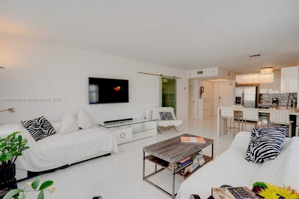 Small Image of 100 LINCOLN RD #614, Miami Beach Number 2