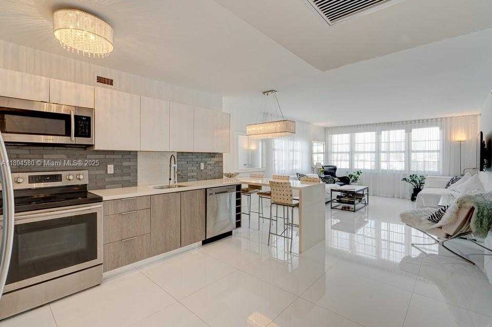 Small Image of 100 LINCOLN RD #614, Miami Beach Number 3